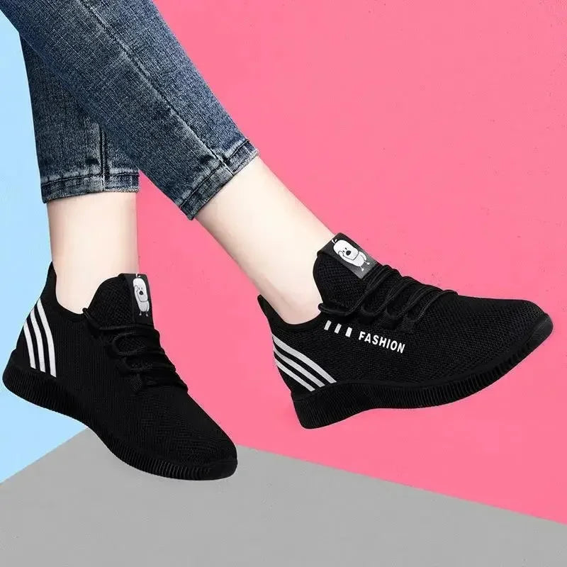 Women Tennis Shoes 2025 Spring New Fly Weaving Old Beijing Cloth Shoes Little Daisy Women's Casual Sports Shoes Walking Shoes