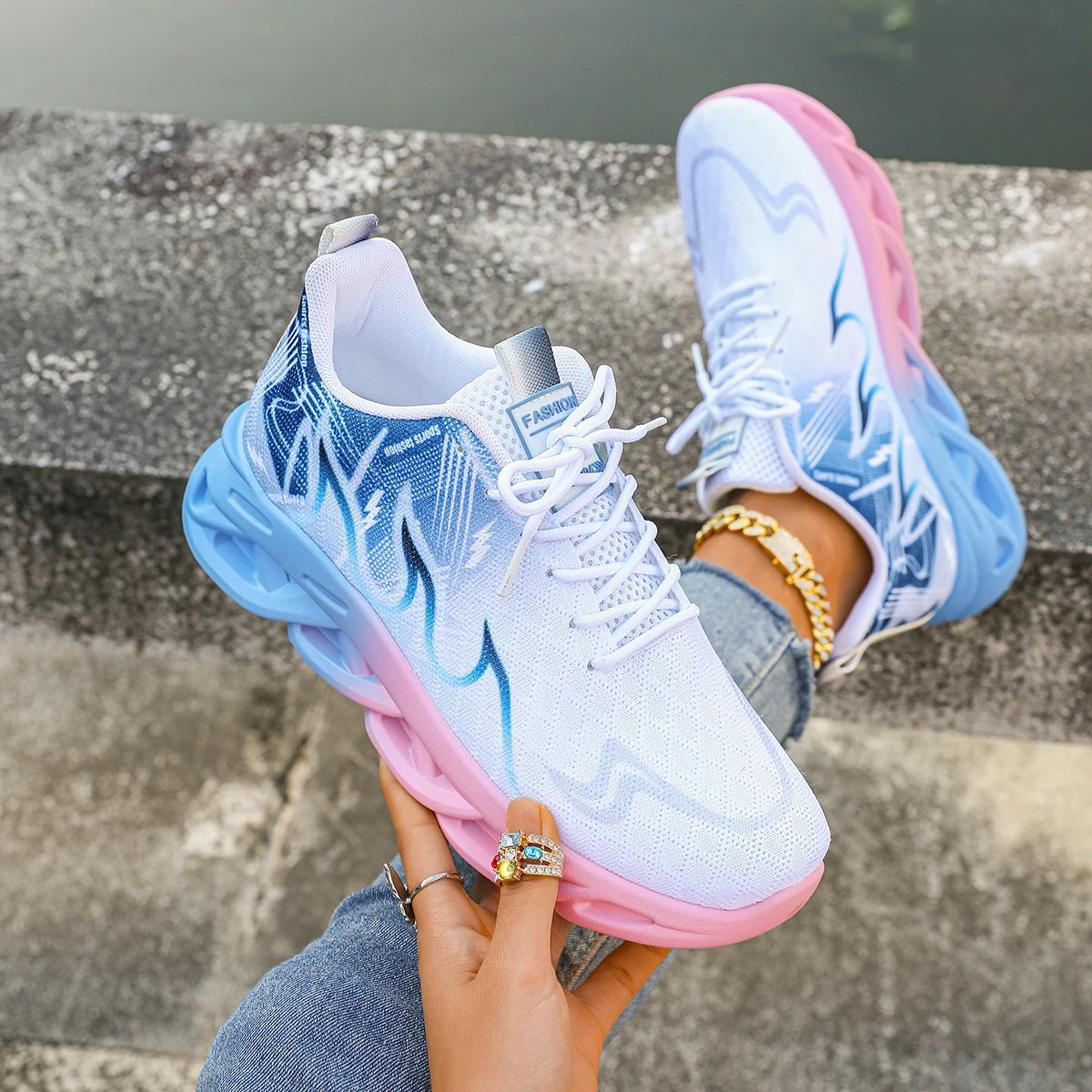 Women Casual Sports Shoes Breathable Lightweight Sneakers Anti-slip Flats Outdoor Running Walking Shoes Female Vulcanized Shoes